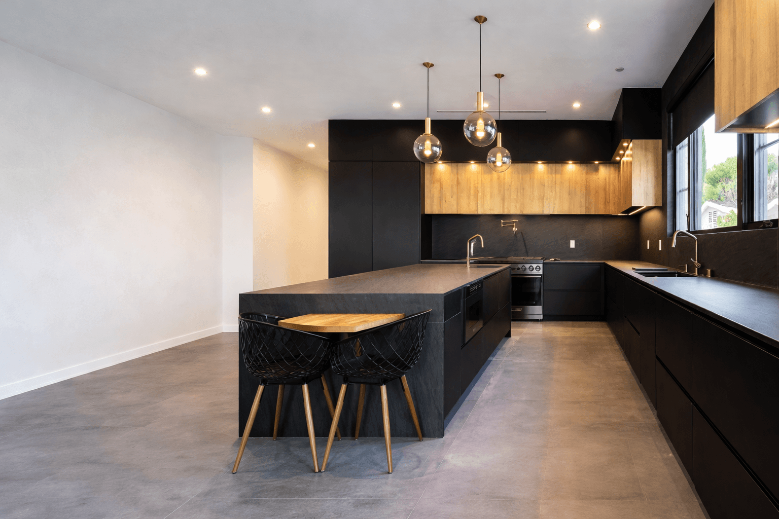 Mobilier la comandă — bucătărie modernă